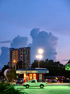 夕暮れ。